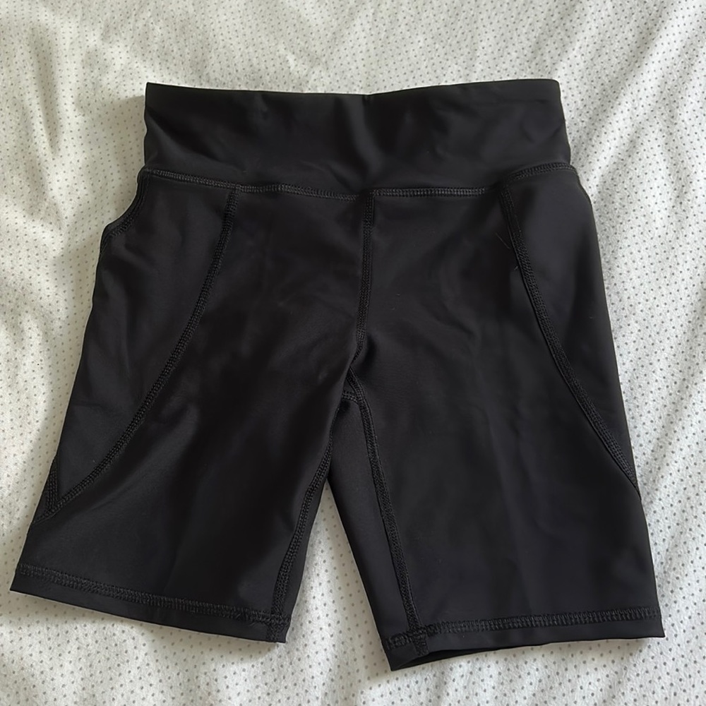Old Navy High Rise Bike Short (M Girls)